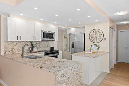 Photo 6 at 1601 - 1228 Marinaside Crescent, Yaletown, Vancouver West