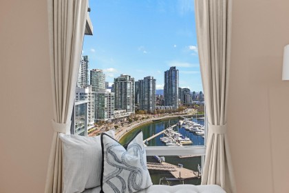 Photo 18 at 1601 - 1228 Marinaside Crescent, Yaletown, Vancouver West