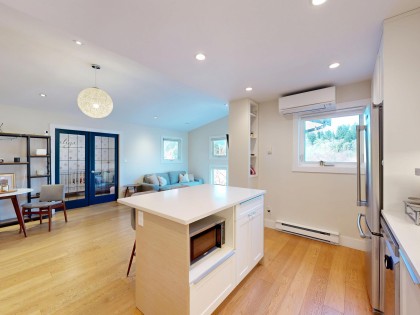 Photo 3 at 304 - 1528 Bowser Avenue, Norgate, North Vancouver