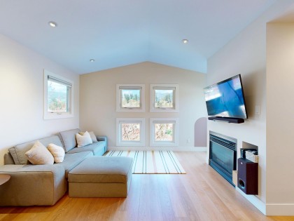 Photo 9 at 304 - 1528 Bowser Avenue, Norgate, North Vancouver