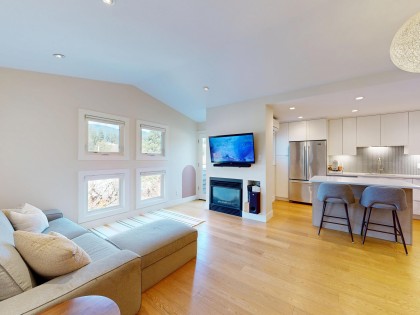 Photo 10 at 304 - 1528 Bowser Avenue, Norgate, North Vancouver