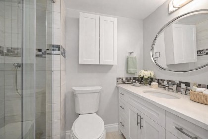 Photo 9 at 703 - 2167 Bellevue Avenue, Dundarave, West Vancouver