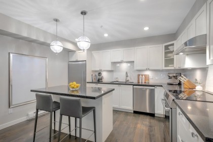 Photo 4 at 796 W 15th Avenue, Fairview VW, Vancouver West