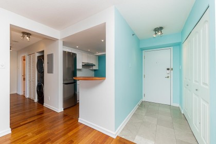 Photo 7 at 1304 - 283 Davie Street, Yaletown, Vancouver West