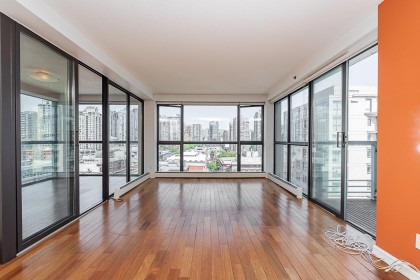 Photo 10 at 1304 - 283 Davie Street, Yaletown, Vancouver West