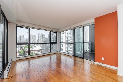 Photo 11 at 1304 - 283 Davie Street, Yaletown, Vancouver West