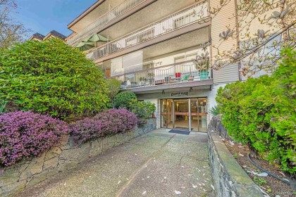 Photo 1 at 320 - 3080 Lonsdale Avenue, Upper Lonsdale, North Vancouver