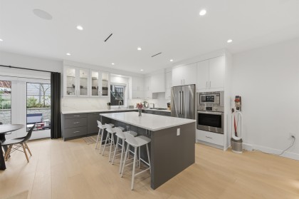 Photo 10 at 1 - 272 E 9th Street, Central Lonsdale, North Vancouver