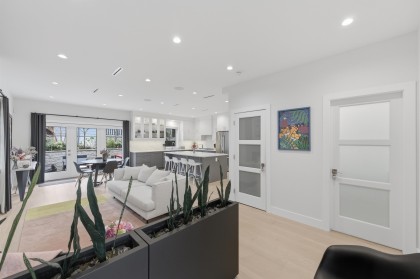 Photo 4 at 1 - 272 E 9th Street, Central Lonsdale, North Vancouver