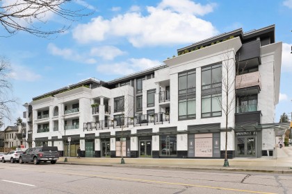 Photo 1 at 102 - 3668 W 10th Avenue, Kitsilano, Vancouver West
