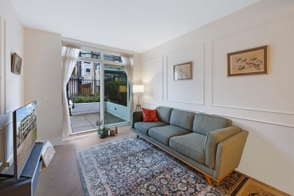 Photo 9 at 102 - 3668 W 10th Avenue, Kitsilano, Vancouver West