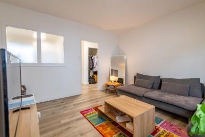 Photo 15 at 3315 W 6th Avenue, Kitsilano, Vancouver West