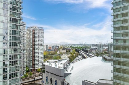 Photo 8 at 1806 - 111 W Georgia Street, Downtown VW, Vancouver West