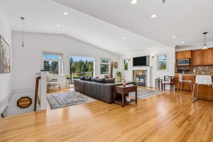 Photo 12 at 954 Tudor Avenue, Forest Hills NV, North Vancouver