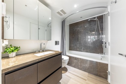 Photo 12 at 201 - 1561 W 57th Avenue, South Granville, Vancouver West