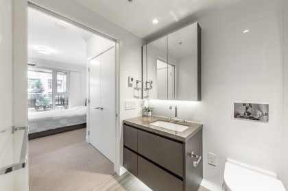 Photo 11 at 201 - 1561 W 57th Avenue, South Granville, Vancouver West