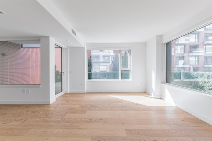 Photo 12 at 100 - 1561 W 57th Avenue, South Granville, Vancouver West