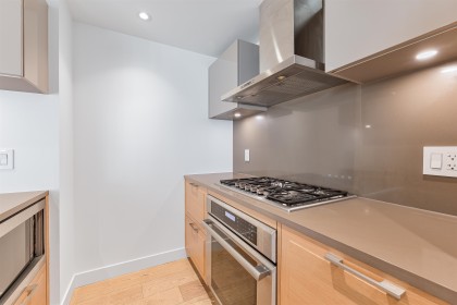 Photo 10 at 100 - 1561 W 57th Avenue, South Granville, Vancouver West