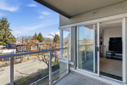 Photo 10 at 211 - 3250 W Broadway, Kitsilano, Vancouver West