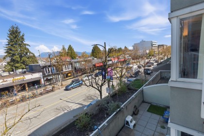 Photo 11 at 211 - 3250 W Broadway, Kitsilano, Vancouver West