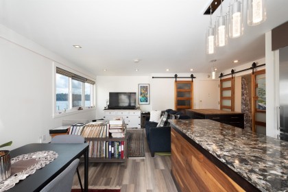 Photo 15 at 303 - 1845 Bellevue Avenue, Ambleside, West Vancouver