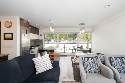 Photo 11 at 303 - 1845 Bellevue Avenue, Ambleside, West Vancouver