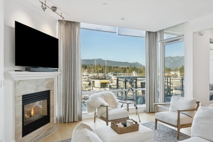 Photo 4 at 103 - 323 Jervis Street, Coal Harbour, Vancouver West