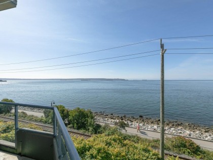 Photo 2 at 203 - 2190 Argyle Avenue, Dundarave, West Vancouver