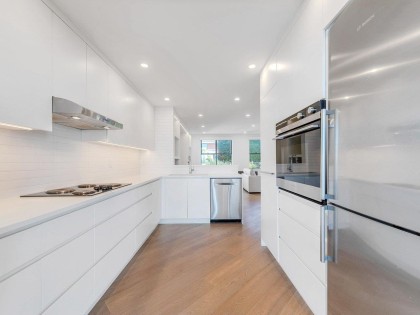 Photo 12 at 203 - 2190 Argyle Avenue, Dundarave, West Vancouver