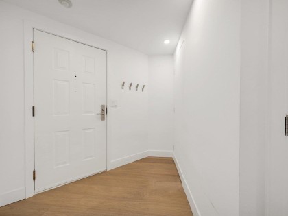 Photo 26 at 203 - 2190 Argyle Avenue, Dundarave, West Vancouver