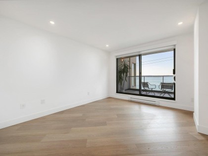 Photo 22 at 203 - 2190 Argyle Avenue, Dundarave, West Vancouver