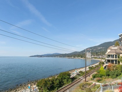 Photo 1 at 203 - 2190 Argyle Avenue, Dundarave, West Vancouver