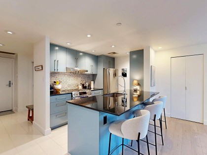 Photo 3 at 503 - 638 Beach Crescent, Yaletown, Vancouver West