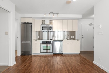 Photo 5 at 2210 - 233 Robson Street, Downtown VW, Vancouver West