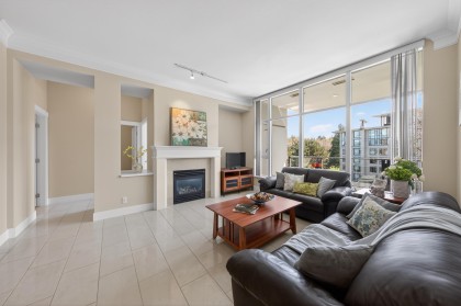 Photo 2 at 613 - 4685 Valley Drive, Quilchena, Vancouver West