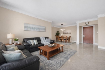 Photo 3 at 613 - 4685 Valley Drive, Quilchena, Vancouver West