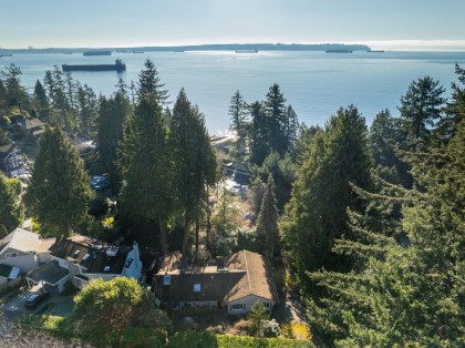 Photo 2 at 4028 Rose Crescent, Sandy Cove, West Vancouver