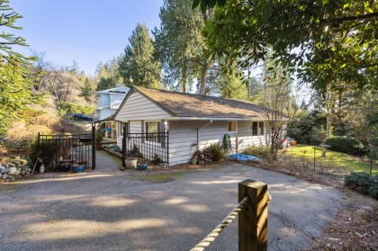 Photo 3 at 4028 Rose Crescent, Sandy Cove, West Vancouver
