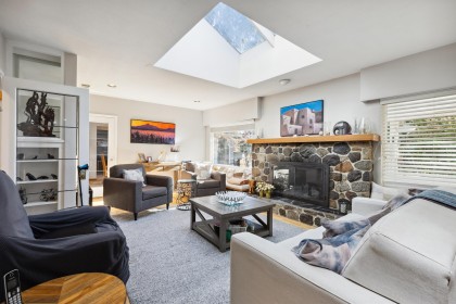 Photo 4 at 4028 Rose Crescent, Sandy Cove, West Vancouver