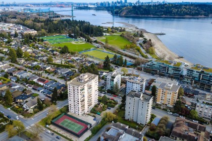 Photo 3 at 1101 - 555 13 Street, Ambleside, West Vancouver