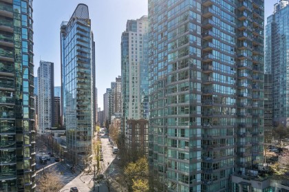 Photo 10 at 906 - 588 Broughton Street, Coal Harbour, Vancouver West