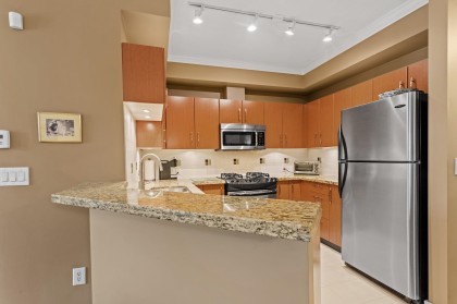 Photo 7 at 6238 Logan Lane, University VW, Vancouver West