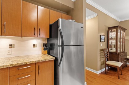 Photo 10 at 6238 Logan Lane, University VW, Vancouver West