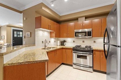 Photo 8 at 6238 Logan Lane, University VW, Vancouver West