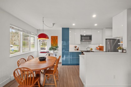 Photo 6 at 104 - 105 W Kings Road, Upper Lonsdale, North Vancouver