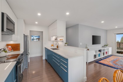 Photo 13 at 104 - 105 W Kings Road, Upper Lonsdale, North Vancouver