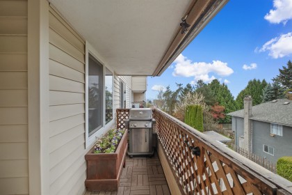 Photo 16 at 104 - 105 W Kings Road, Upper Lonsdale, North Vancouver