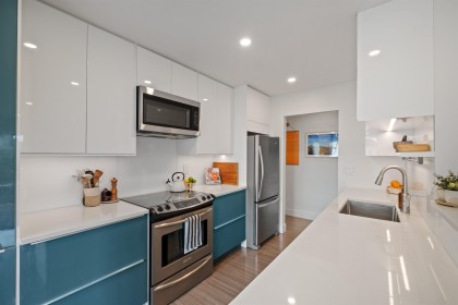 Photo 10 at 104 - 105 W Kings Road, Upper Lonsdale, North Vancouver