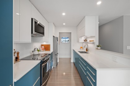 Photo 8 at 104 - 105 W Kings Road, Upper Lonsdale, North Vancouver