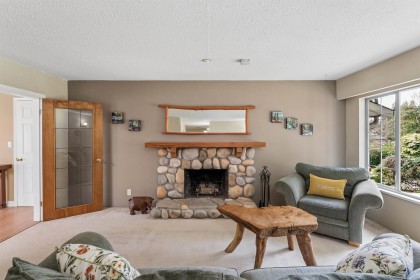 Photo 5 at 1874 Appin Road, Westlynn, North Vancouver